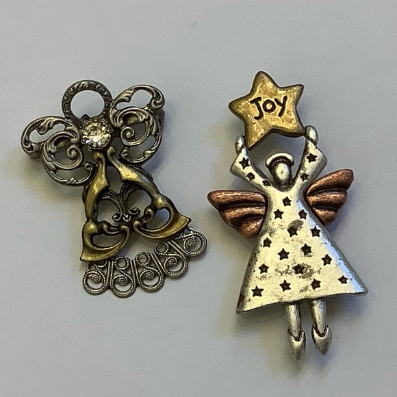 Pair of Angel Brooches - Picture 2 of 7